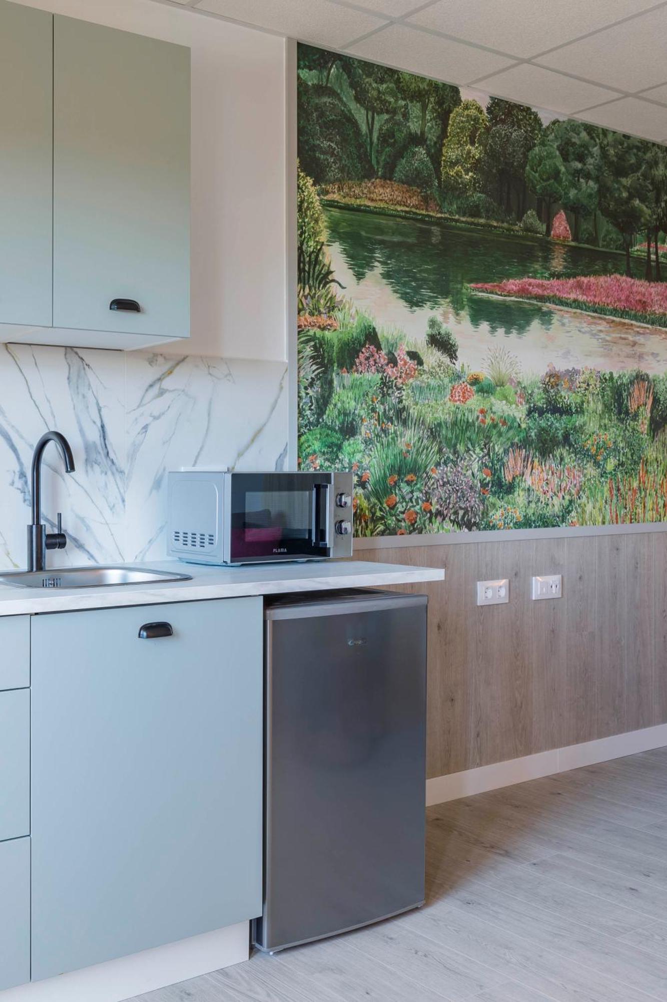 Luxury Singular Orange Apartment